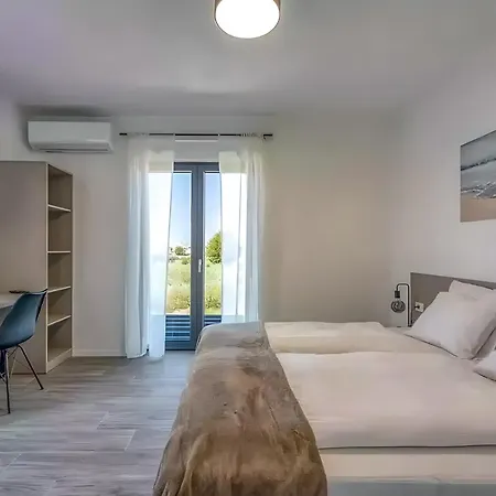 Diana فيلة Petrovija